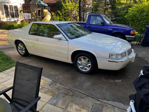 Used 1997 Cadillac Eldorado w/ Leather/Lumbar Pkg FWD image 4