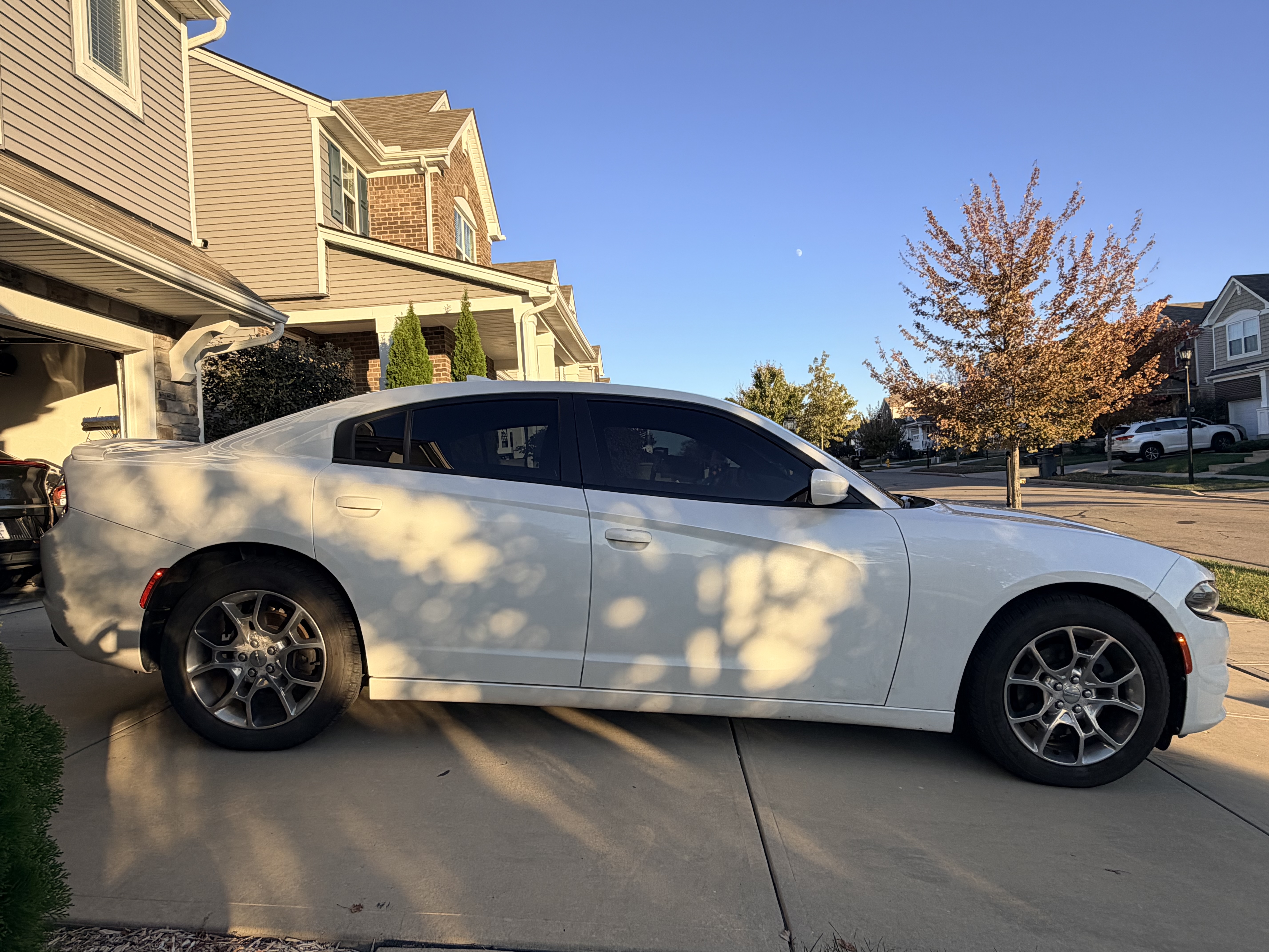 Used 2015 Dodge Charger SXT w/ AWD Plus Group image 8