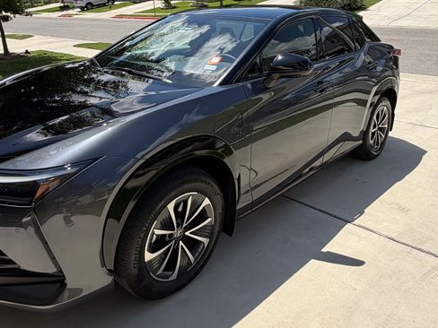 Used 2025 Lexus RZ 300e w/ Accessory Package (2T) FWD image 6