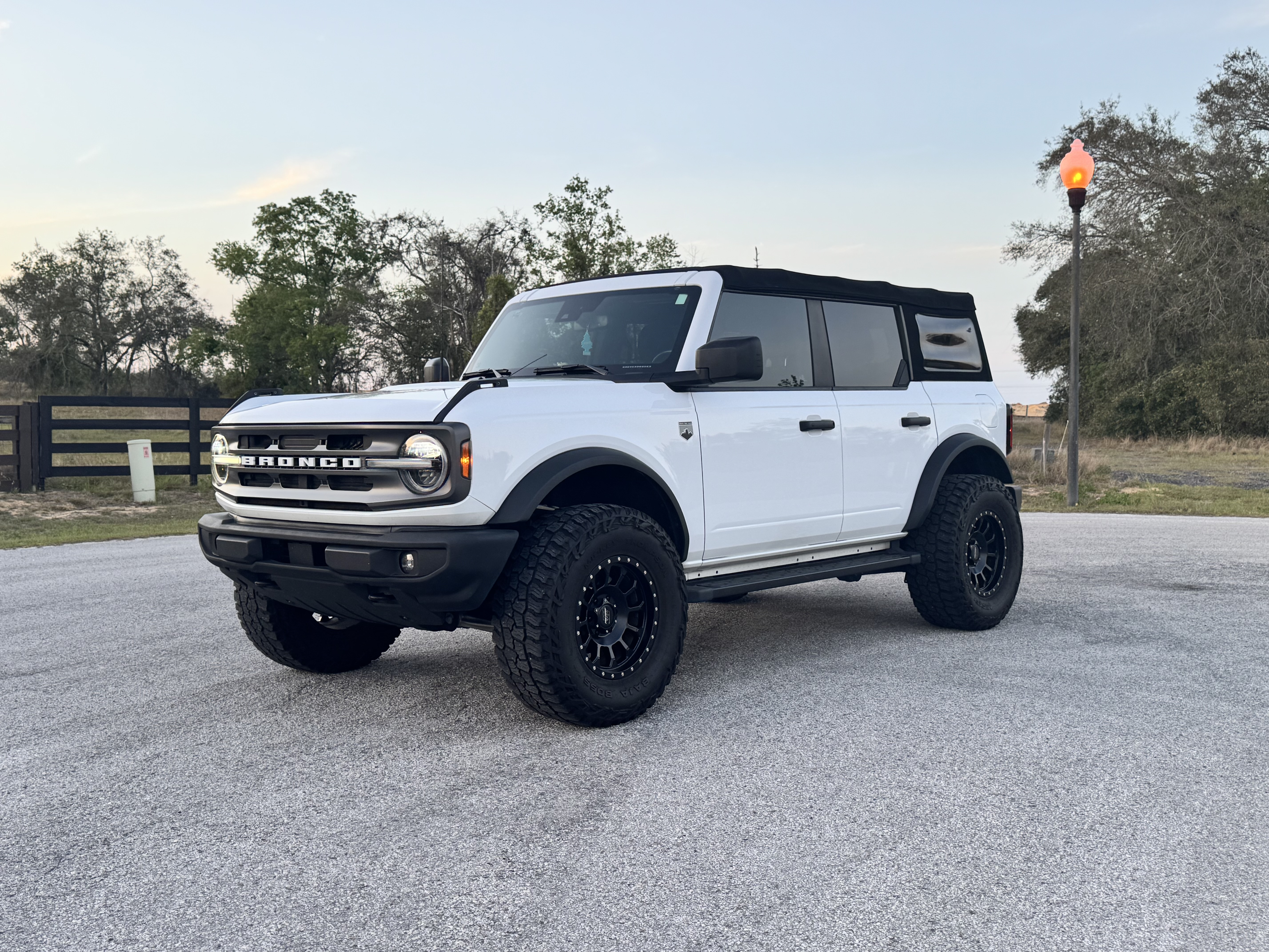 Used 2022 Ford Bronco Big Bend AWD/4WD image 2