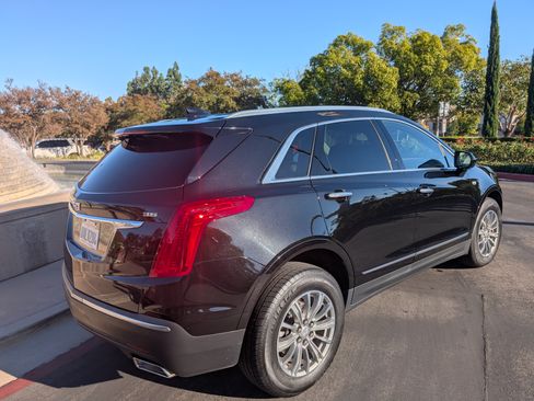 Used 2017 Cadillac XT5 Luxury w/ Driver Awareness Package image 4