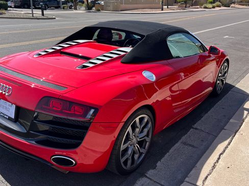 Used 2011 Audi R8 V10 image 20