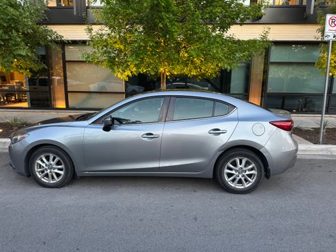Used 2015 MAZDA MAZDA3 i Touring FWD image 2