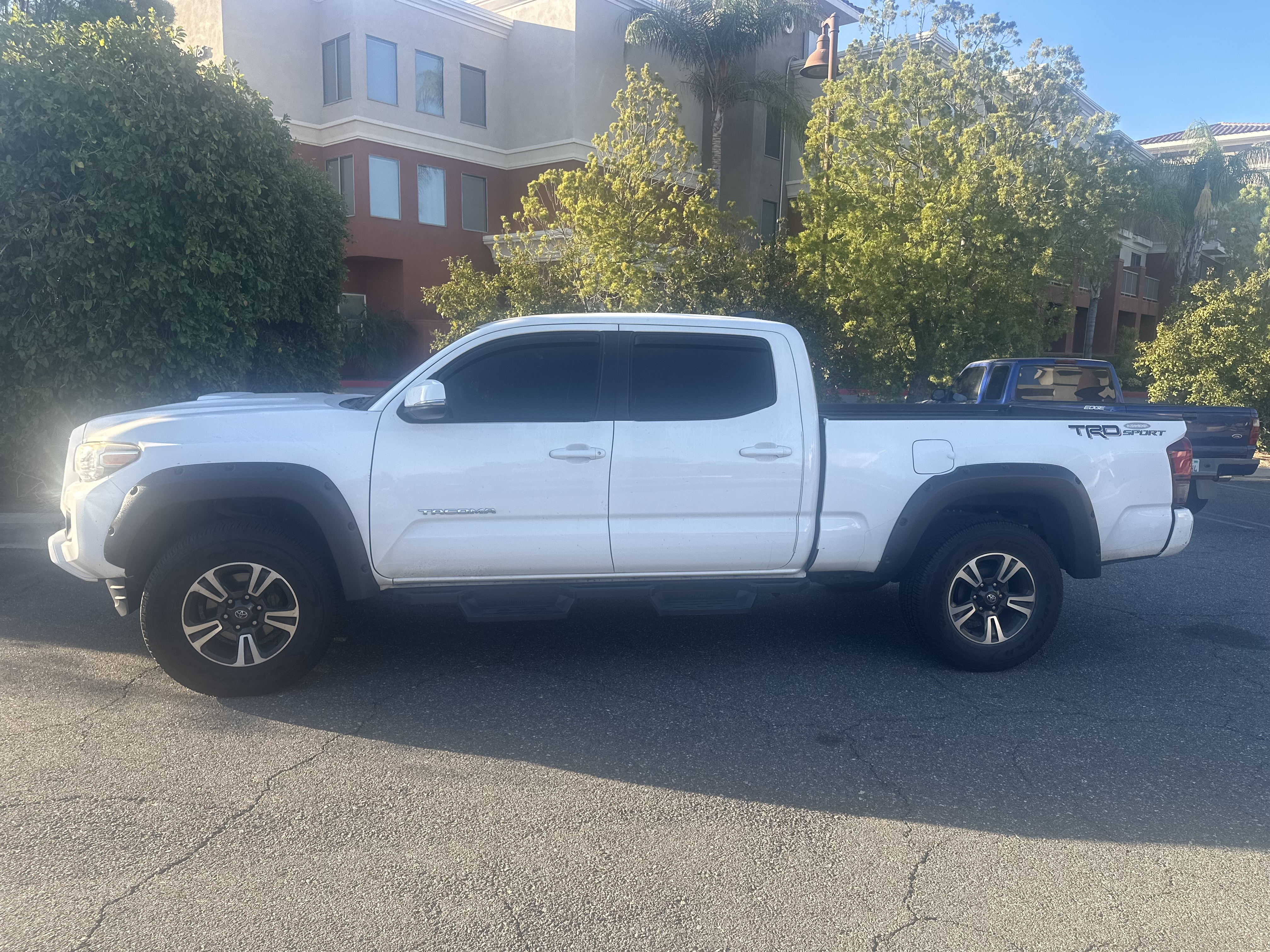 Used 2018 Toyota Tacoma TRD Sport RWD image 6