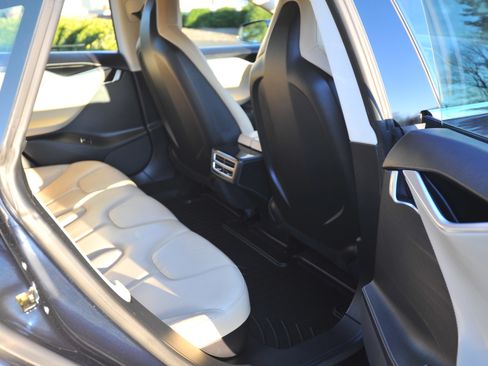 Used 2014 Tesla Model S image 12