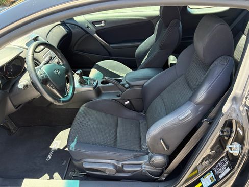 Used 2011 Hyundai Genesis 2.0T RWD image 16