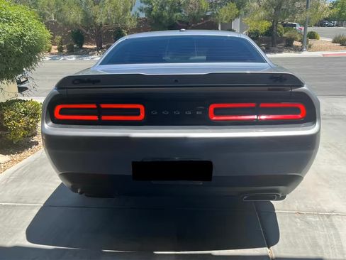 Used 2018 Dodge Challenger R/T RWD image 8