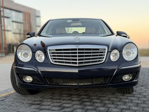 Used 2007 Mercedes-Benz E 550 4MATIC Sedan image 2