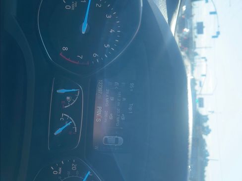 Used 2018 Ford Escape Titanium w/ Ford Safe & Smart Package FWD image 8