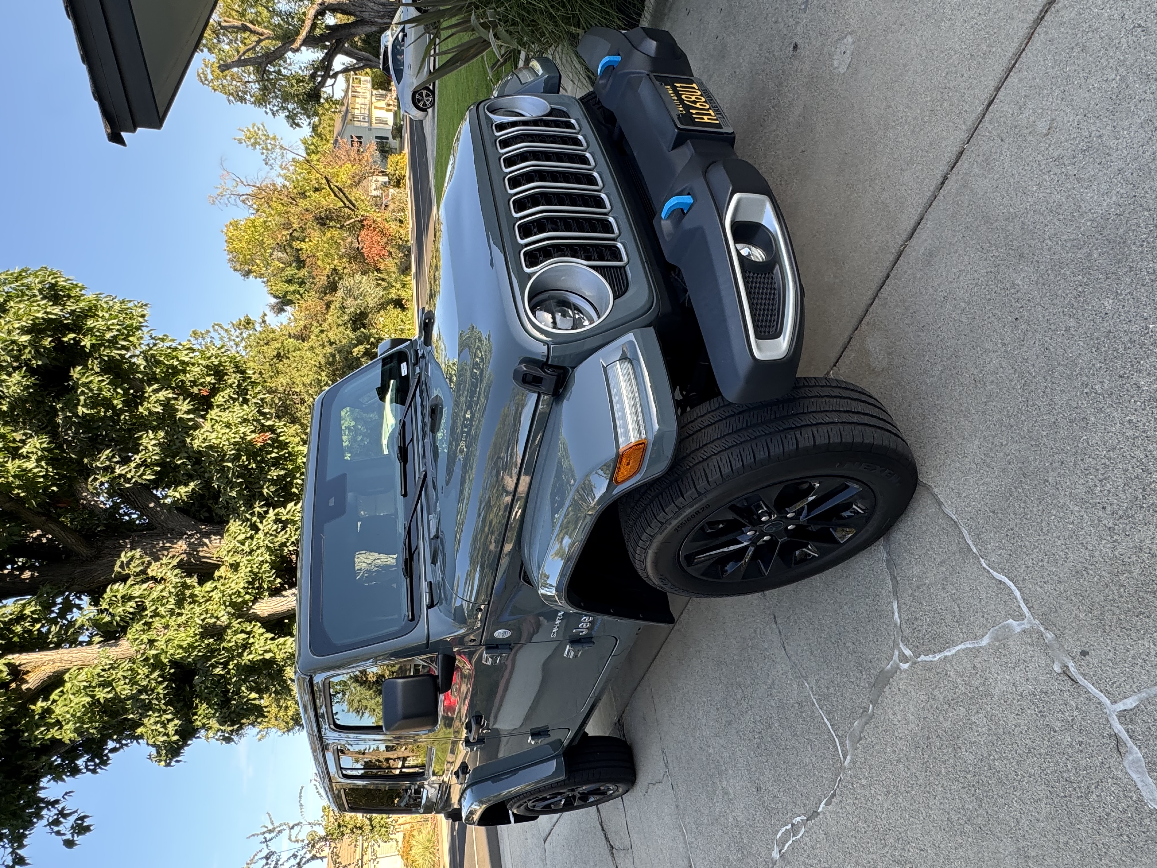 Used 2024 Jeep Wrangler Unlimited Sahara AWD/4WD image 4