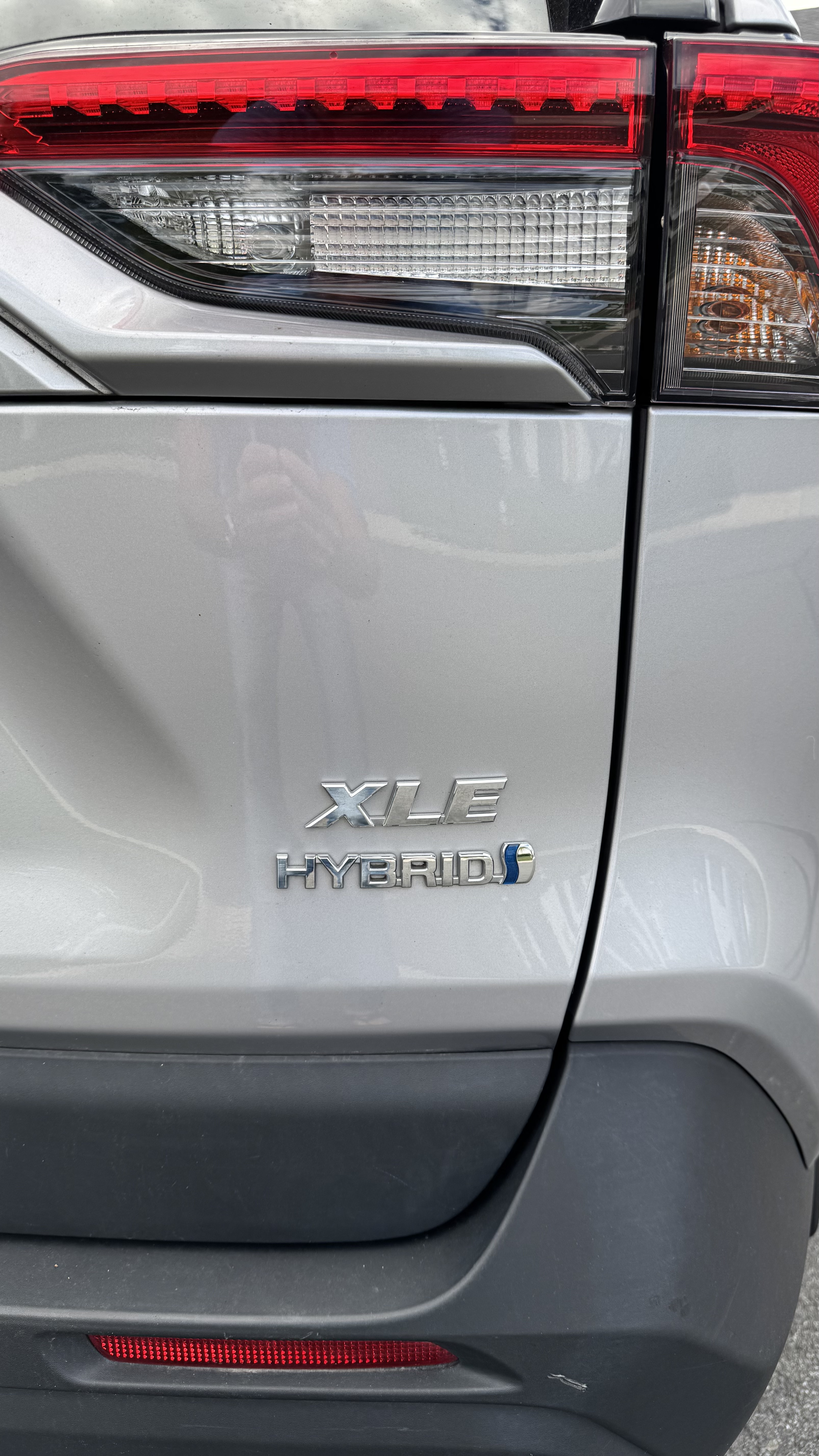 Used 2022 Toyota RAV4 XLE AWD/4WD image 23