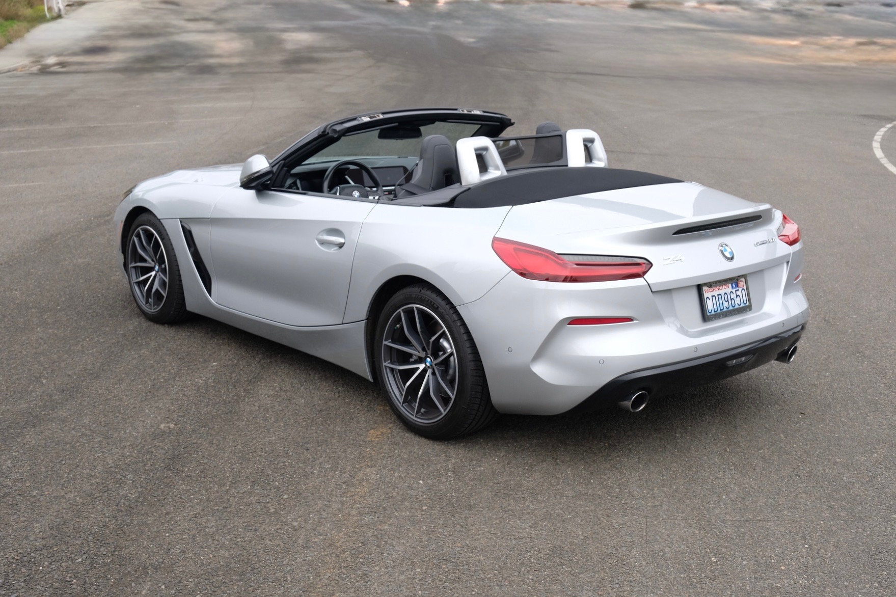 Used 2022 BMW Z4 sDrive30i w/ Premium Package 2 RWD image 2