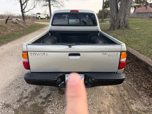 Used 2003 Toyota Tacoma Pickup 4D 5 ft image 4