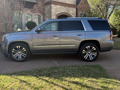 Used 2018 GMC Yukon Denali w/ Denali Ultimate Package image 2