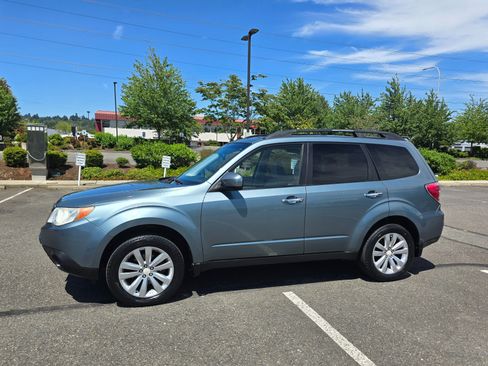 Used 2011 Subaru Forester 2.5X Premium AWD/4WD image 1