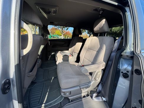 Used 2016 Honda Odyssey SE image 4