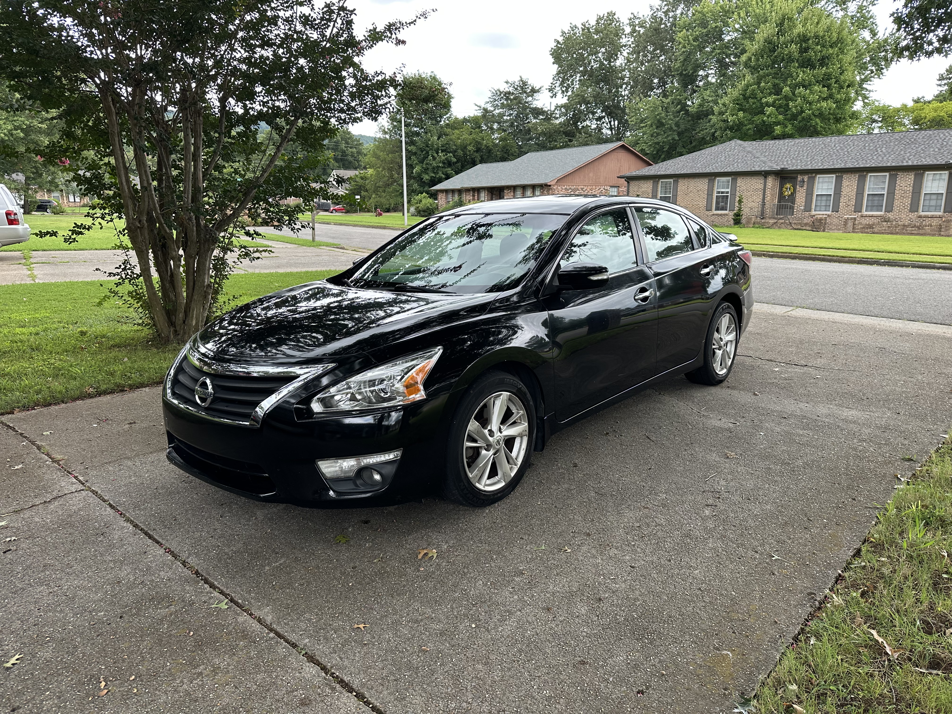 Used 2014 Nissan Altima 2.5 SL w/ Technology Package FWD image 1