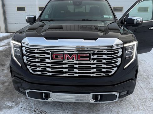 Used 2024 GMC Sierra 1500 Denali w/ Denali Reserve Package image 8