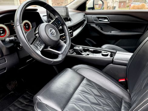 Used 2021 Nissan Rogue Platinum image 13