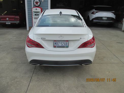 Used 2018 Mercedes-Benz CLA 250 4MATIC image 2