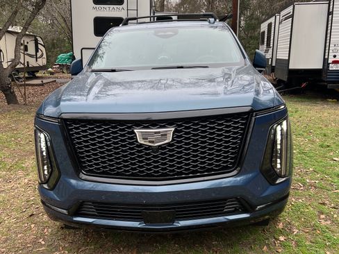 Used 2025 Cadillac Escalade Sport Platinum w/ LPO, ONYX Package image 1