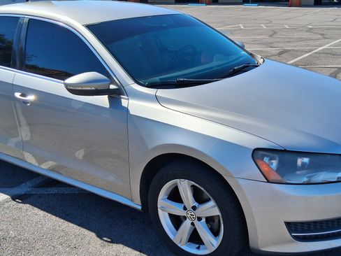 Used 2012 Volkswagen Passat 2.5 SE image 4