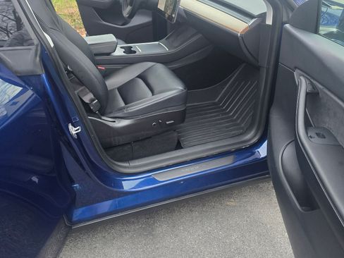 Used 2021 Tesla Model Y Long Range image 5