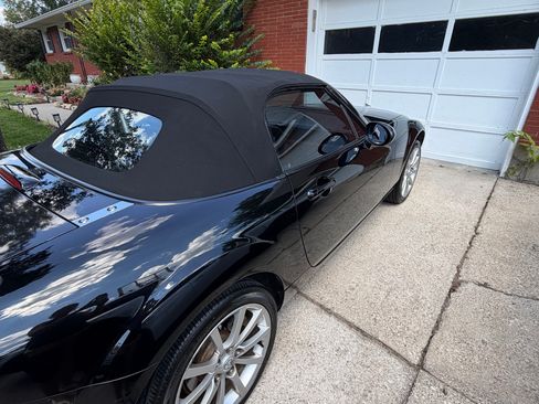 Used 2006 MAZDA MX-5 Miata Grand Touring RWD image 15