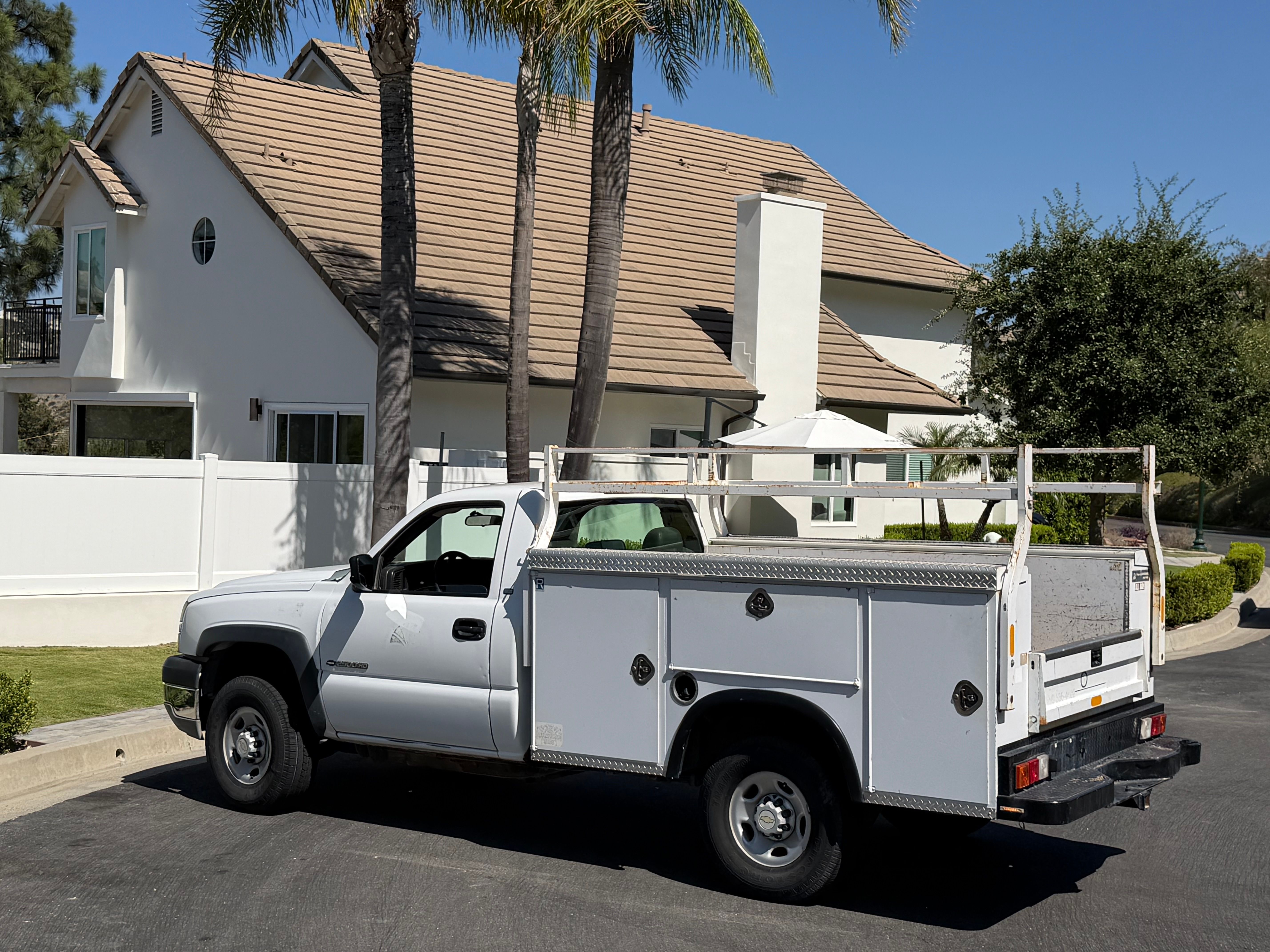 Used 2005 Chevrolet Silverado 2500 W/T RWD image 1