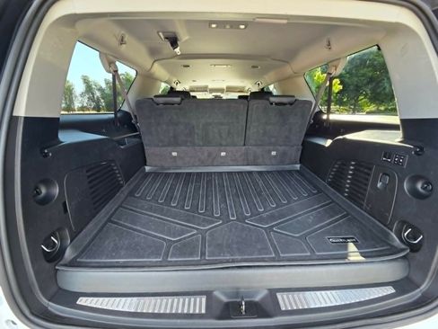 Used 2017 GMC Yukon XL SLT AWD/4WD image 15
