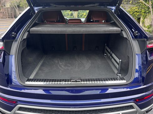 Used 2019 Lamborghini Urus image 16