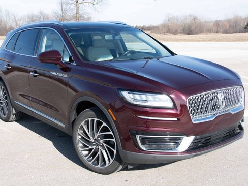 Used 2020 Lincoln Nautilus Reserve w/ Equipment Group 201A image 6