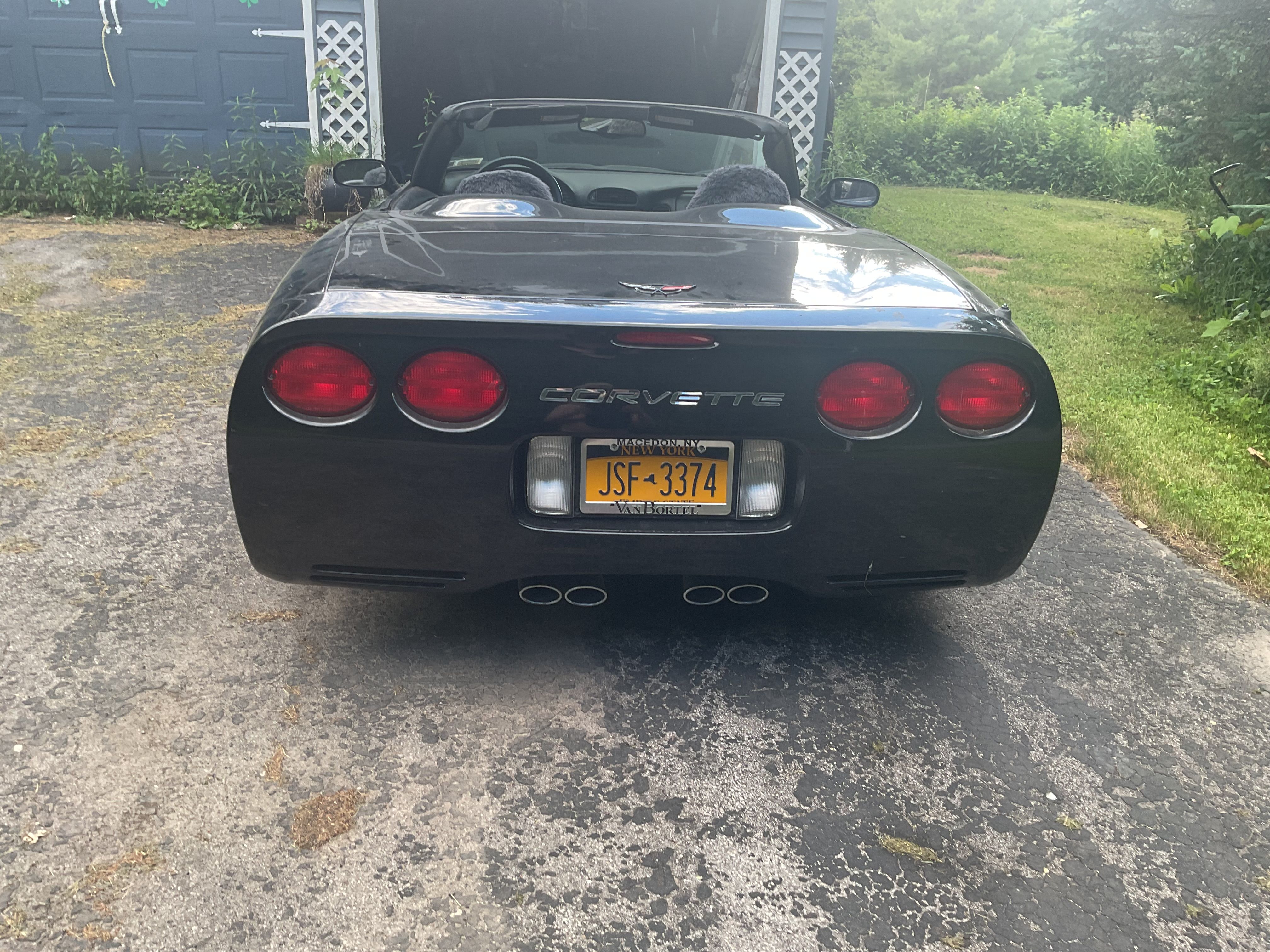 Used 2004 Chevrolet Corvette Convertible w/ Preferred Equipment Group RWD image 2
