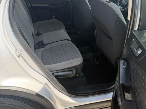 Used 2020 Ford Escape SE FWD image 17