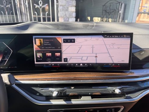 Used 2025 BMW X5 xDrive40i w/ Premium Package image 21