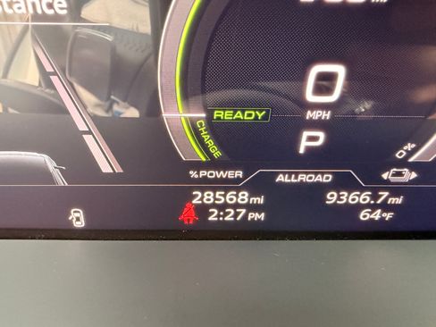 Used 2021 Audi e-tron Prestige w/ Prestige Package image 21