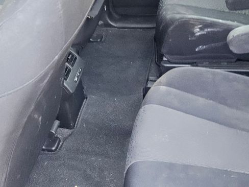 Used 2012 MAZDA MAZDA5 Sport image 30