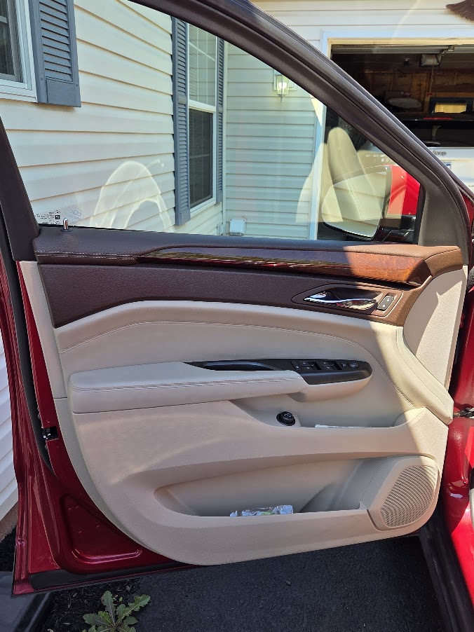 Used 2012 Cadillac SRX Luxury FWD image 16