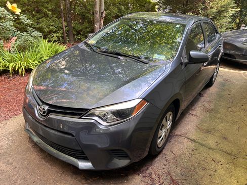 Used 2015 Toyota Corolla L FWD image 1