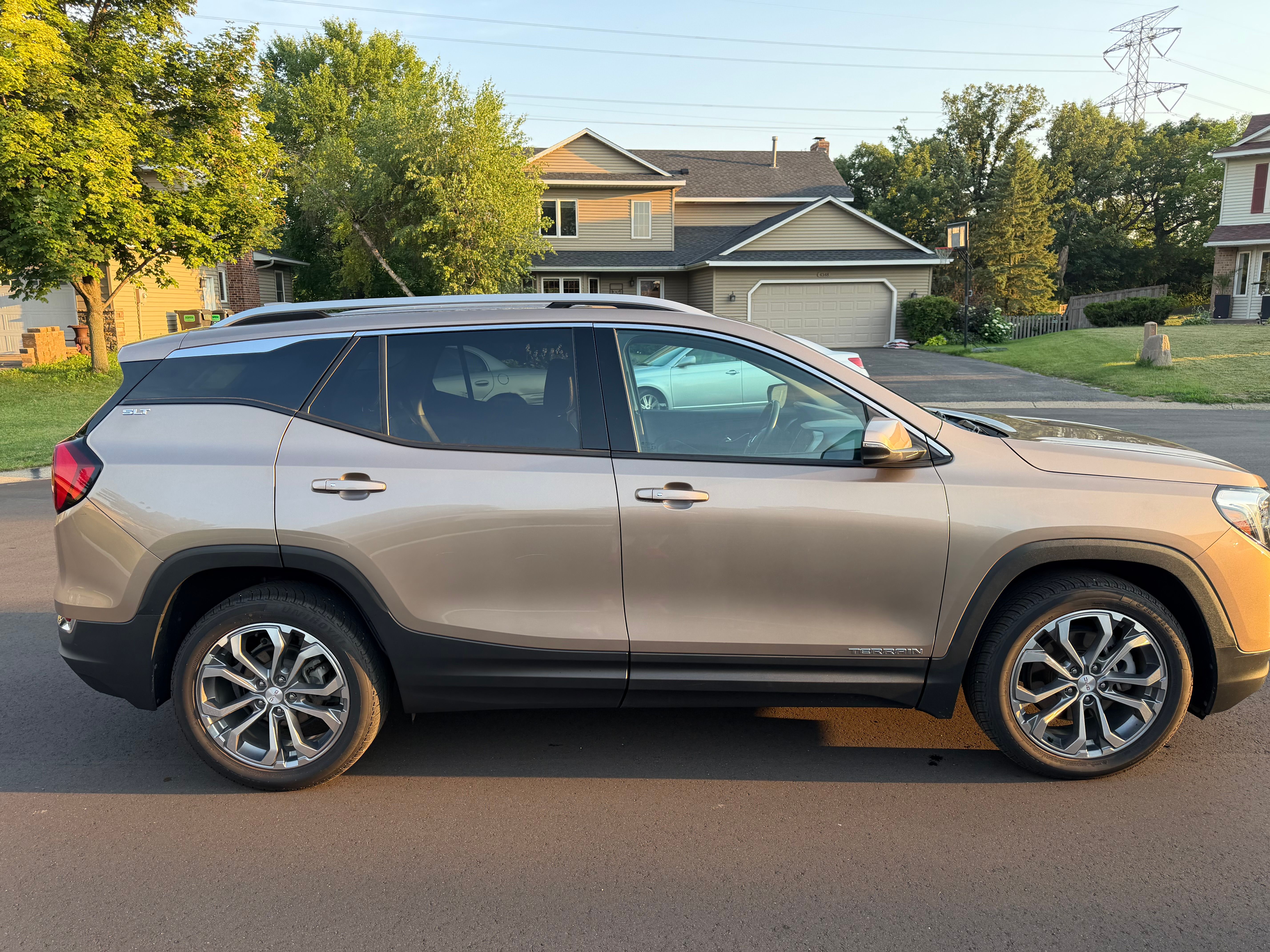 Used 2018 GMC Terrain SLT FWD image 2