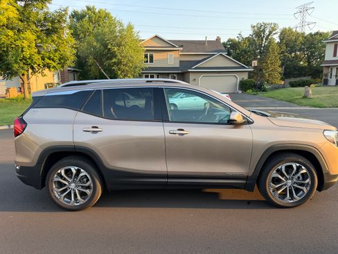 Used 2018 GMC Terrain SLT FWD image 2