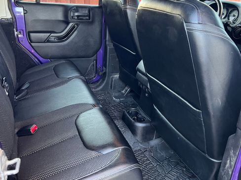 Used 2016 Jeep Wrangler Unlimited Sahara image 15