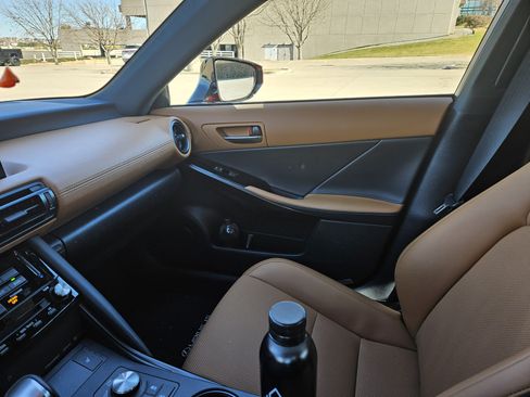 Used 2025 Lexus IS 350 F Sport image 8