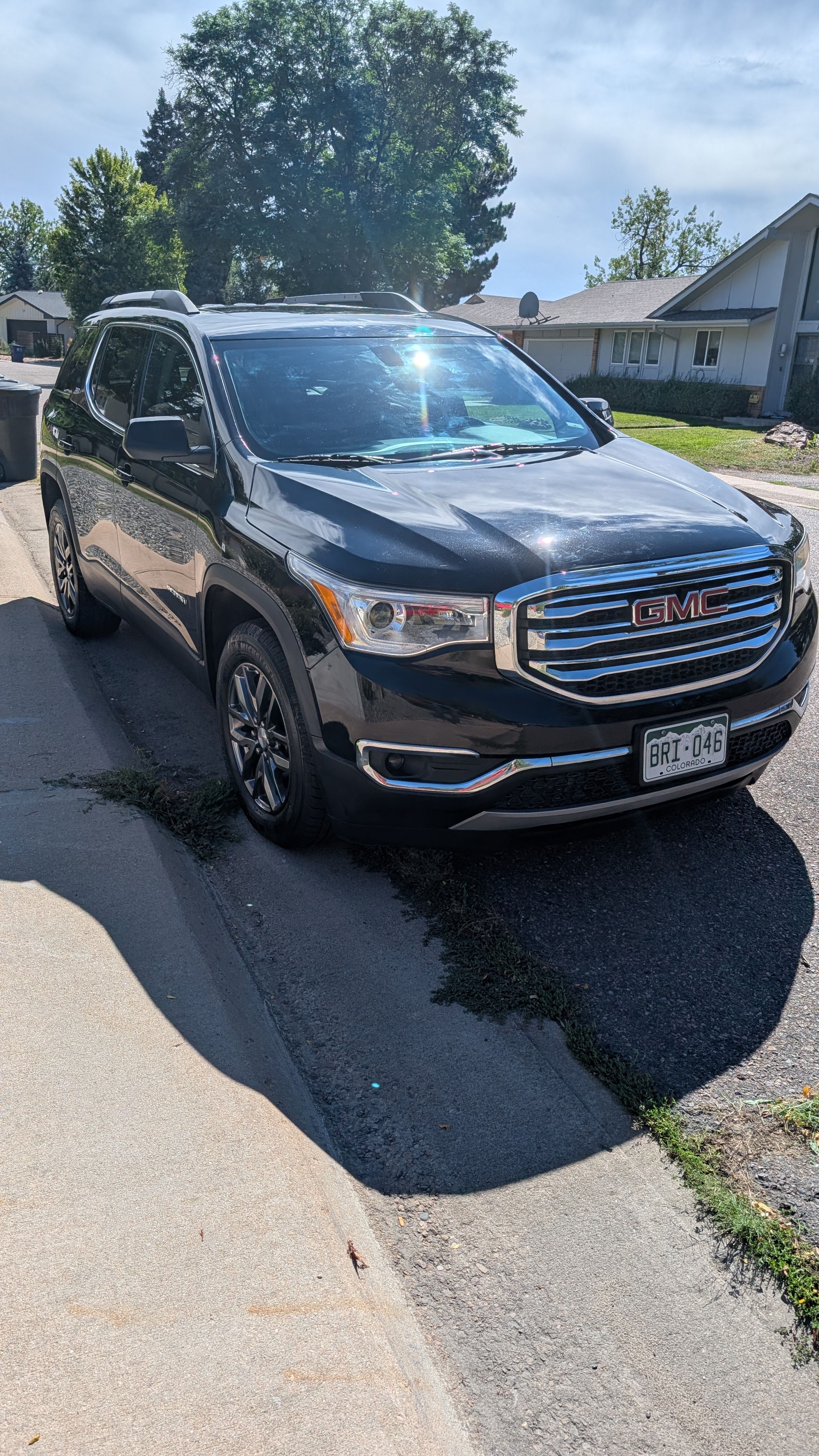 Used 2017 GMC Acadia SLT AWD/4WD image 4