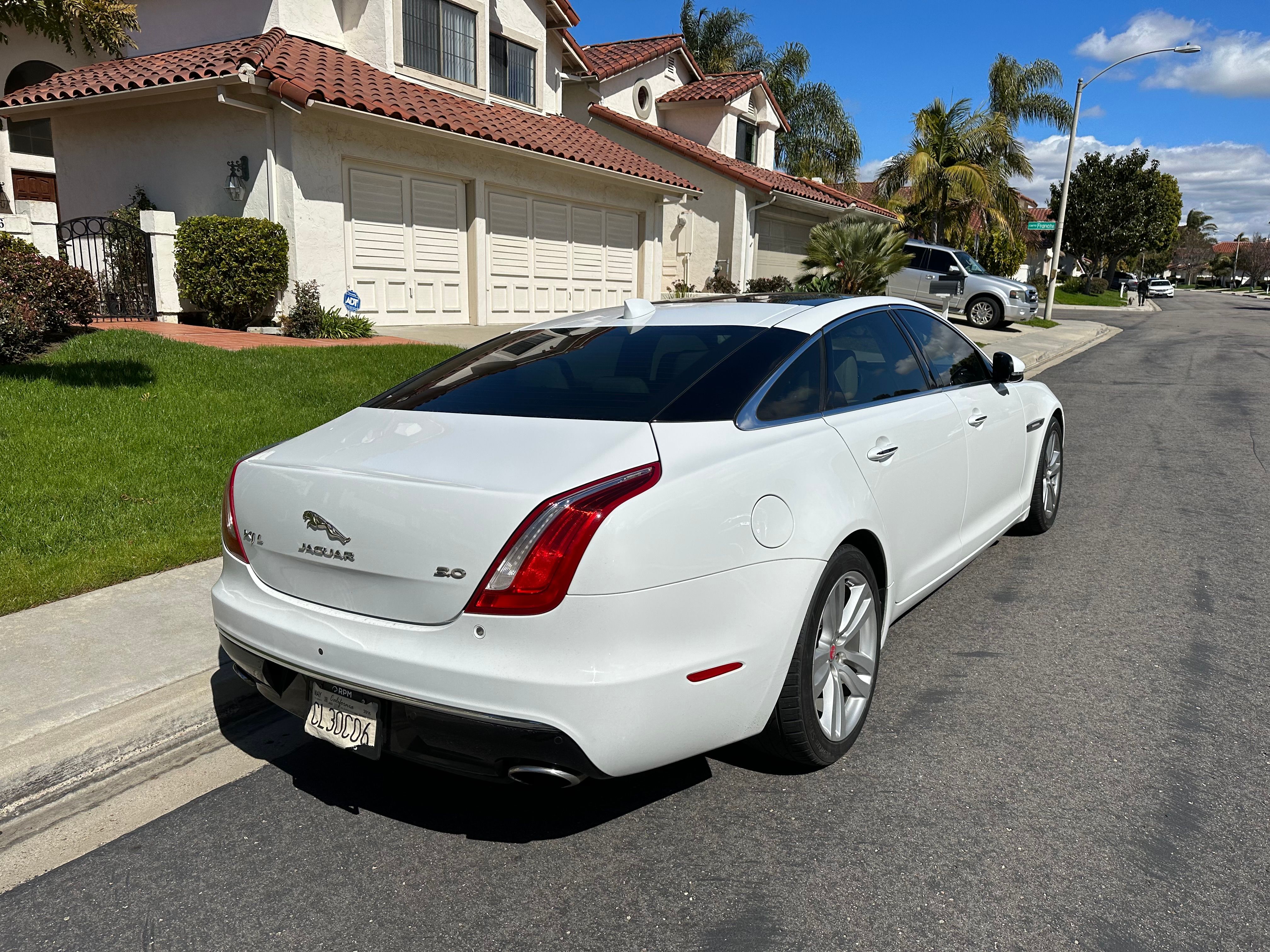 Used 2016 Jaguar XJ L Portfolio RWD image 2