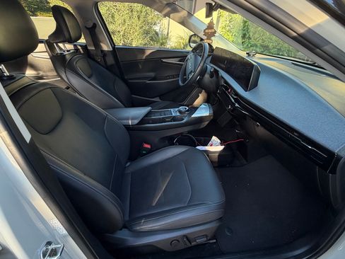Used 2022 Kia EV6 Wind RWD image 11