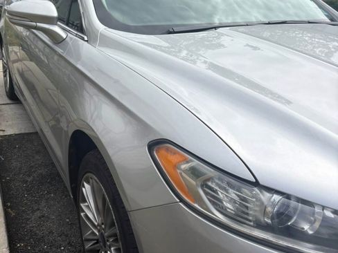 Used 2013 Ford Fusion SE image 4