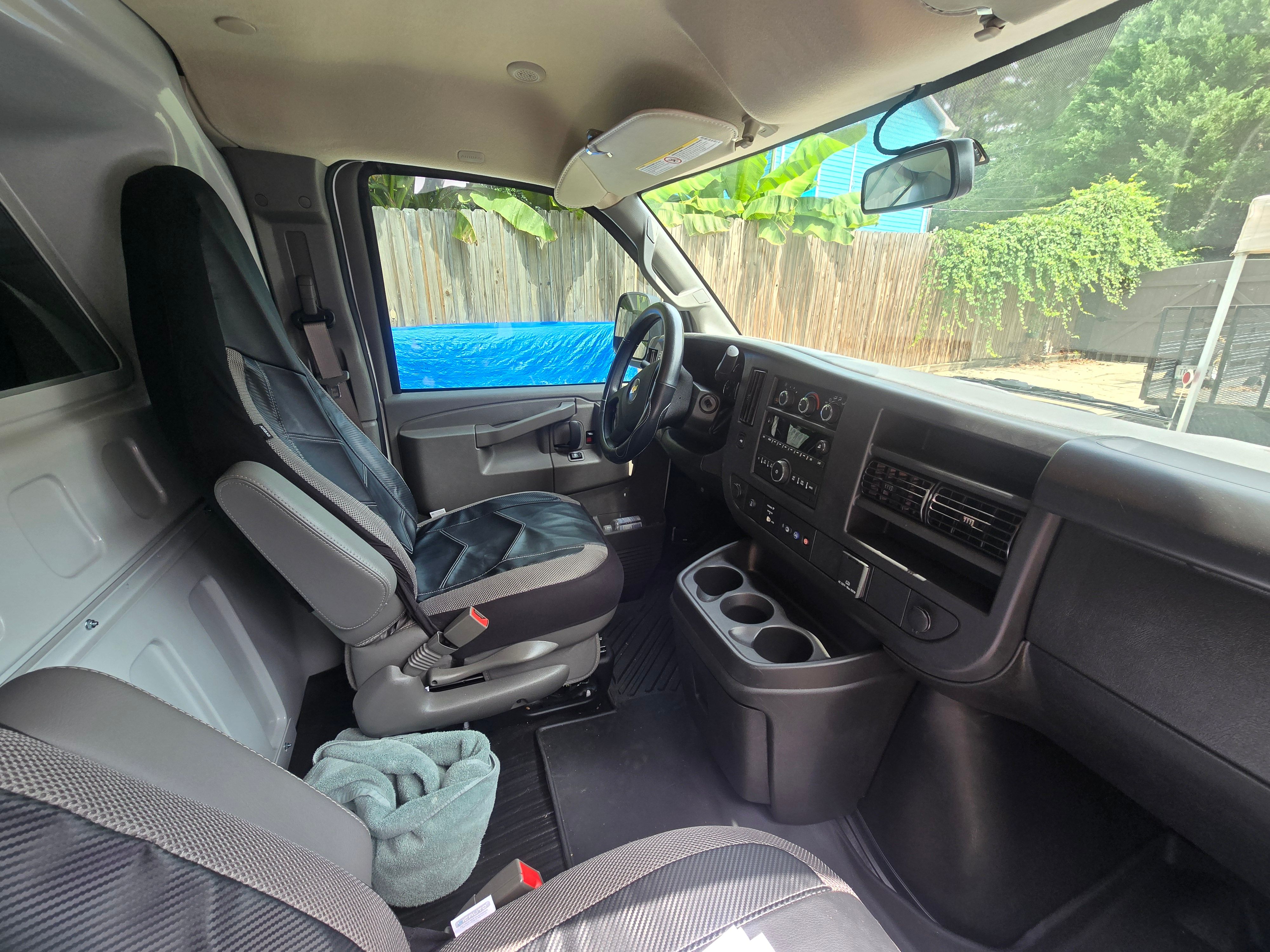 Used 2025 Chevrolet Express 2500 w/ Driver Convenience Package RWD image 22