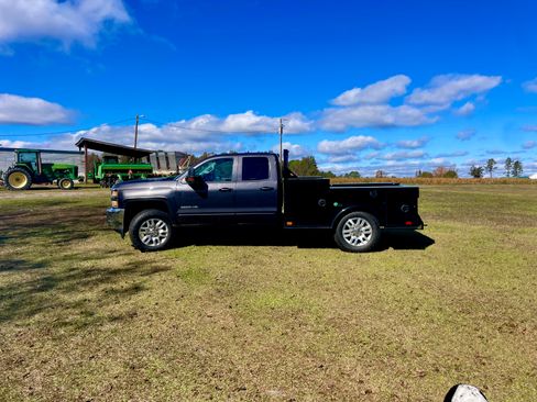 Used 2015 Chevrolet Silverado 3500 LT w/ LT Convenience Package AWD/4WD image 2