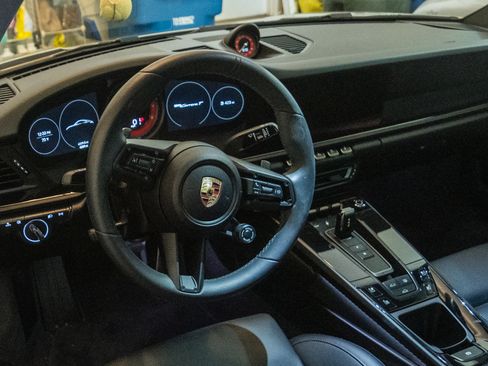 Used 2024 Porsche 911 Carrera T image 23